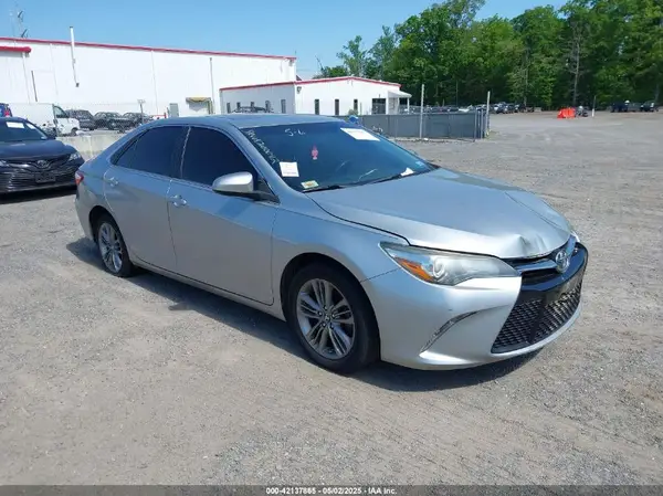 4T1BF1FK1HU285071 2017 TOYOTA CAMRY - Image 1