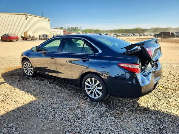 4T1BF1FK1HU285734 2017 TOYOTA CAMRY - Image 2