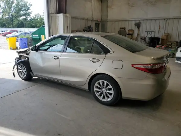 4T1BF1FK1HU286933 2017 TOYOTA CAMRY - Image 2