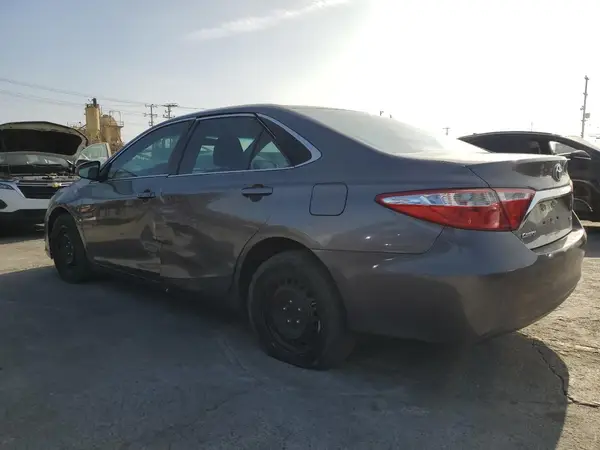 4T1BF1FK1HU288049 2017 TOYOTA CAMRY - Image 2