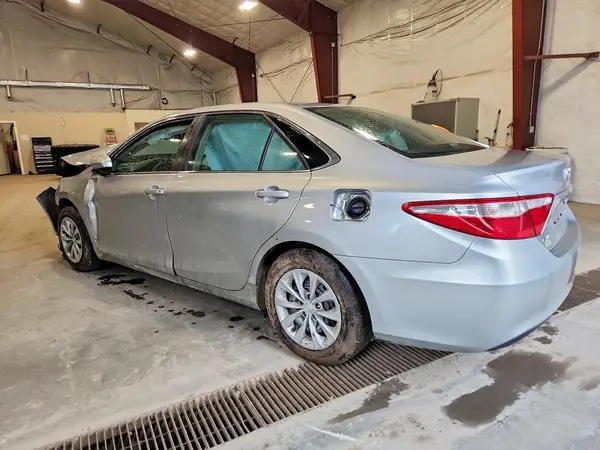 4T1BF1FK1HU290657 2017 TOYOTA CAMRY - Image 2