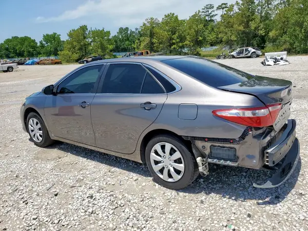 4T1BF1FK1HU291257 2017 TOYOTA CAMRY - Image 2