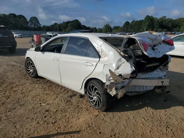 4T1BF1FK1HU291923 2017 TOYOTA CAMRY - Image 2