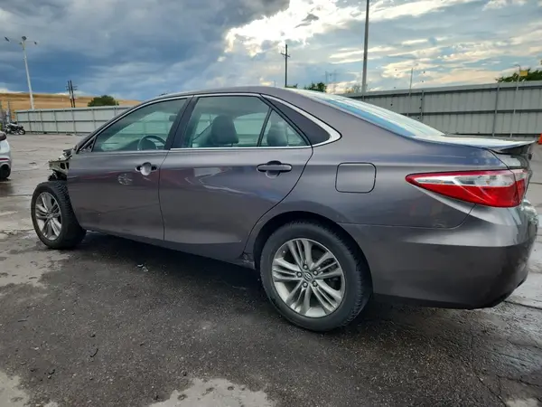 4T1BF1FK1HU295373 2017 TOYOTA CAMRY - Image 2