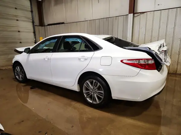 4T1BF1FK1HU295423 2017 TOYOTA CAMRY - Image 2