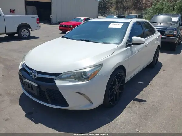 4T1BF1FK1HU296345 2017 TOYOTA CAMRY - Image 2