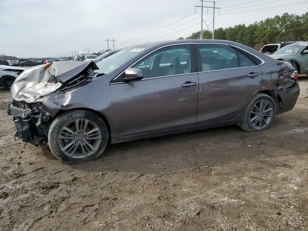 4T1BF1FK1HU296944 2017 TOYOTA CAMRY - Image 1