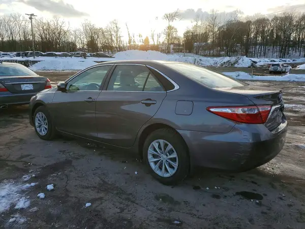 4T1BF1FK1HU299486 2017 TOYOTA CAMRY - Image 2