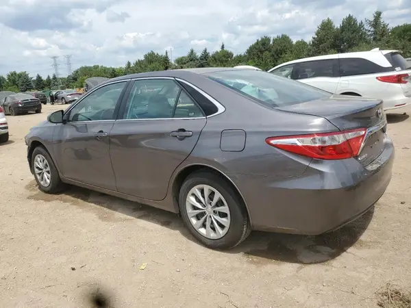4T1BF1FK1HU300281 2017 TOYOTA CAMRY - Image 2
