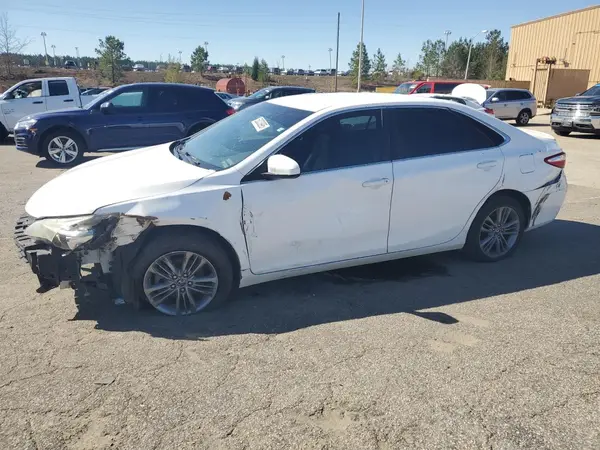 4T1BF1FK1HU300460 2017 TOYOTA CAMRY - Image 1