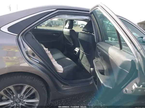 4T1BF1FK1HU300622 2017 TOYOTA CAMRY - Image 8