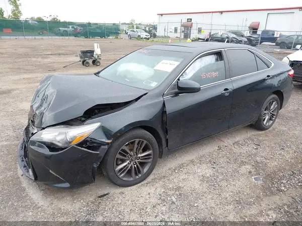 4T1BF1FK1HU300944 2017 TOYOTA CAMRY - Image 2