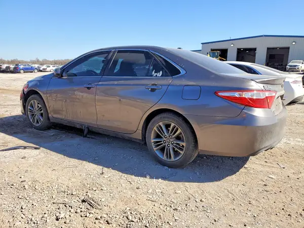 4T1BF1FK1HU301530 2017 TOYOTA CAMRY - Image 2