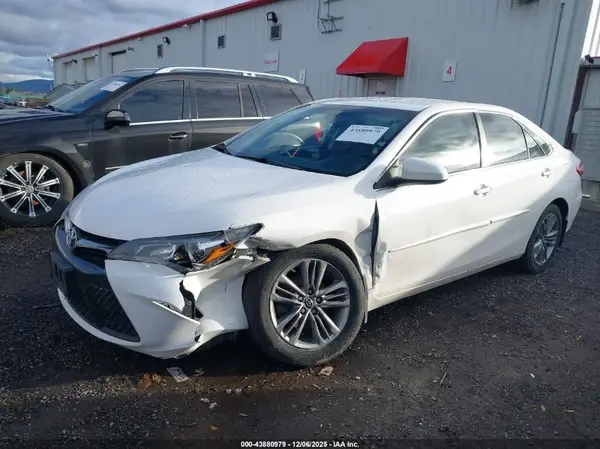 4T1BF1FK1HU303536 2017 TOYOTA CAMRY - Image 2