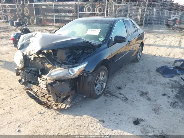 4T1BF1FK1HU308378 2017 TOYOTA CAMRY - Image 2
