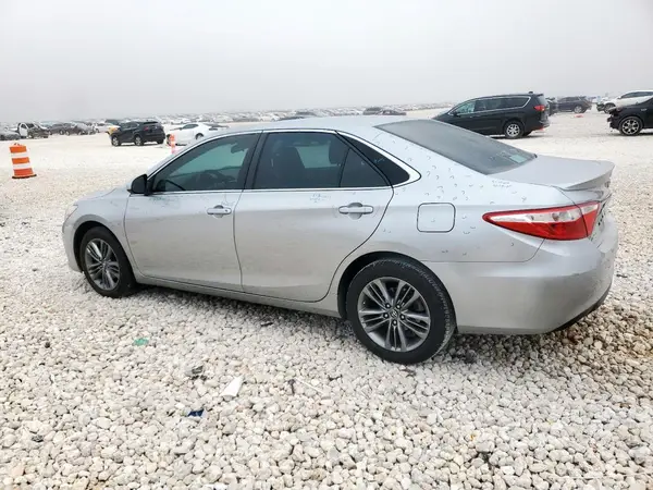 4T1BF1FK1HU308865 2017 TOYOTA CAMRY - Image 2