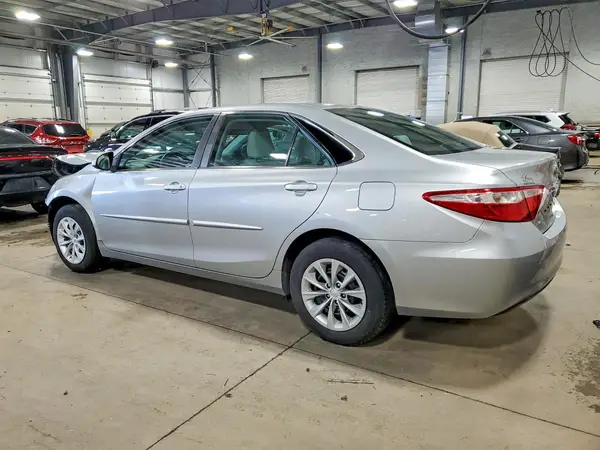 4T1BF1FK1HU312494 2017 TOYOTA CAMRY - Image 2