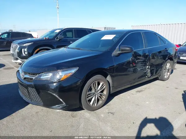 4T1BF1FK1HU312916 2017 TOYOTA CAMRY - Image 2