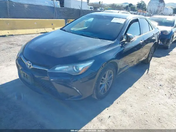 4T1BF1FK1HU312947 2017 TOYOTA CAMRY - Image 2