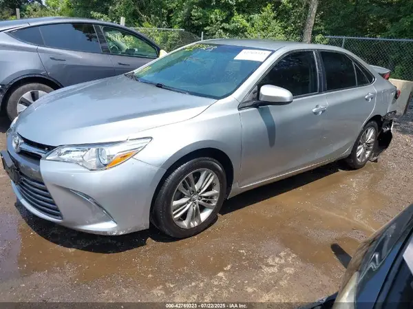 4T1BF1FK1HU312981 2017 TOYOTA CAMRY - Image 2