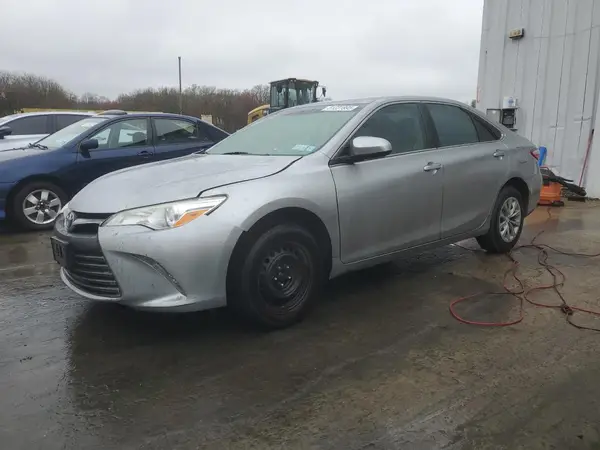 4T1BF1FK1HU313581 2017 TOYOTA CAMRY - Image 1