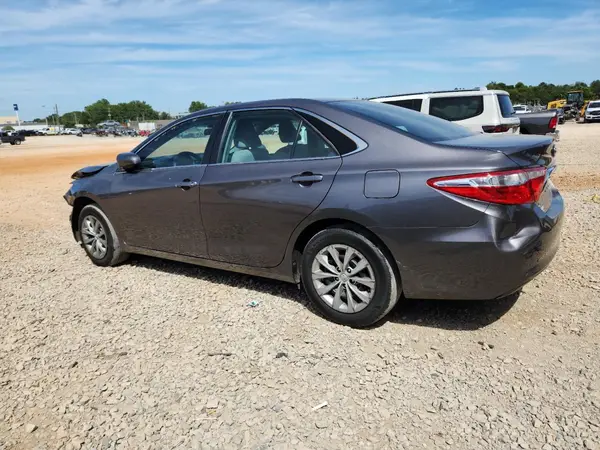 4T1BF1FK1HU314908 2017 TOYOTA CAMRY - Image 2
