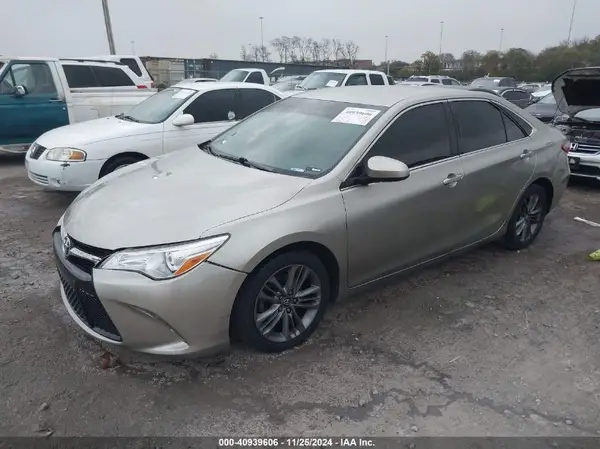 4T1BF1FK1HU317937 2017 TOYOTA CAMRY - Image 2