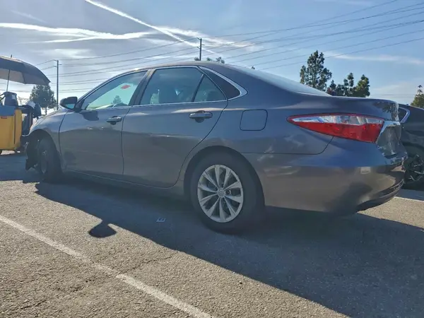 4T1BF1FK1HU321731 2017 TOYOTA CAMRY - Image 2