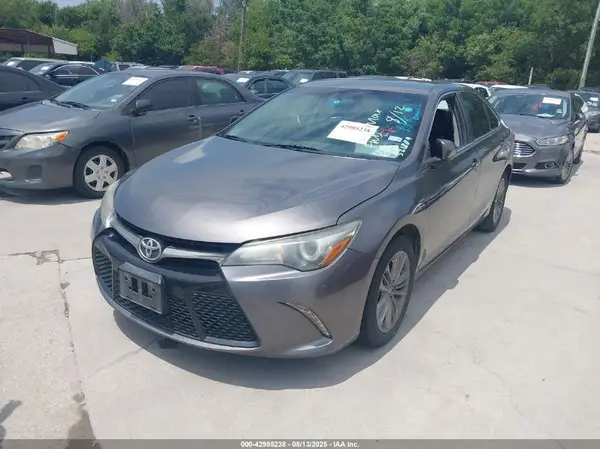 4T1BF1FK1HU321809 2017 TOYOTA CAMRY - Image 2