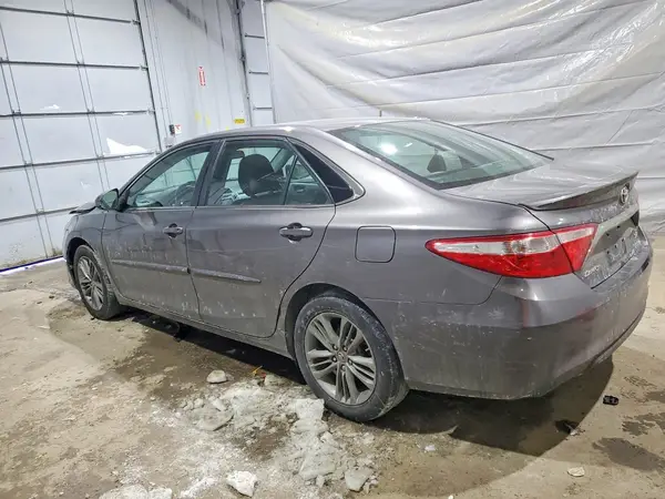 4T1BF1FK1HU322510 2017 TOYOTA CAMRY - Image 2