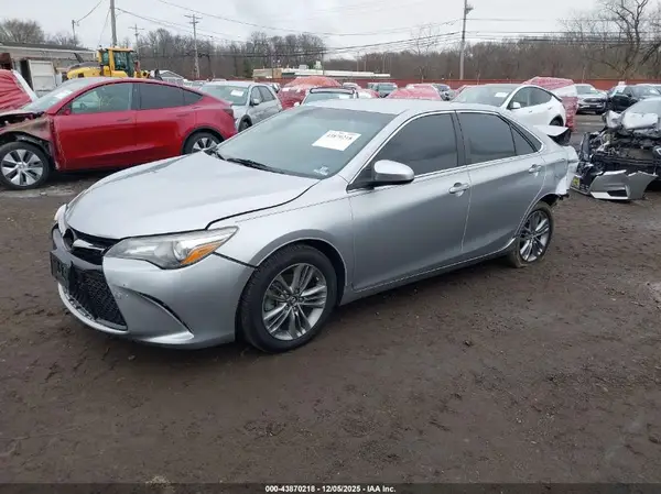 4T1BF1FK1HU323429 2017 TOYOTA CAMRY - Image 2