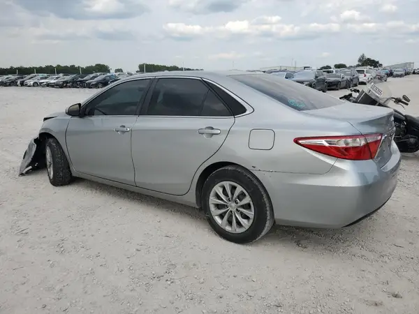 4T1BF1FK1HU324712 2017 TOYOTA CAMRY - Image 2