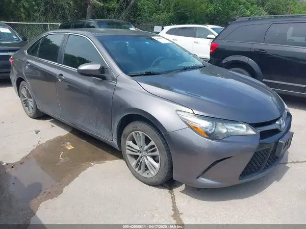 4T1BF1FK1HU325990 2017 TOYOTA CAMRY - Image 1