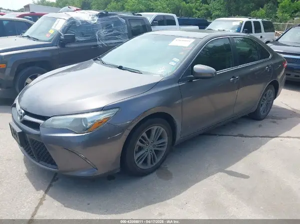 4T1BF1FK1HU325990 2017 TOYOTA CAMRY - Image 2