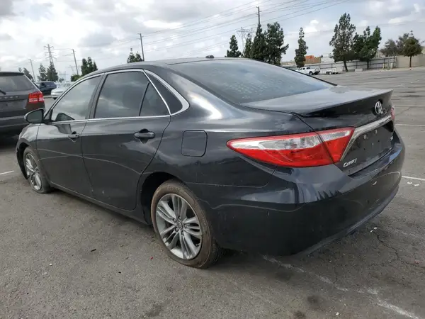 4T1BF1FK1HU327626 2017 TOYOTA CAMRY - Image 2