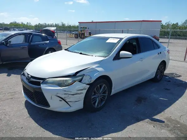 4T1BF1FK1HU328145 2017 TOYOTA CAMRY - Image 2
