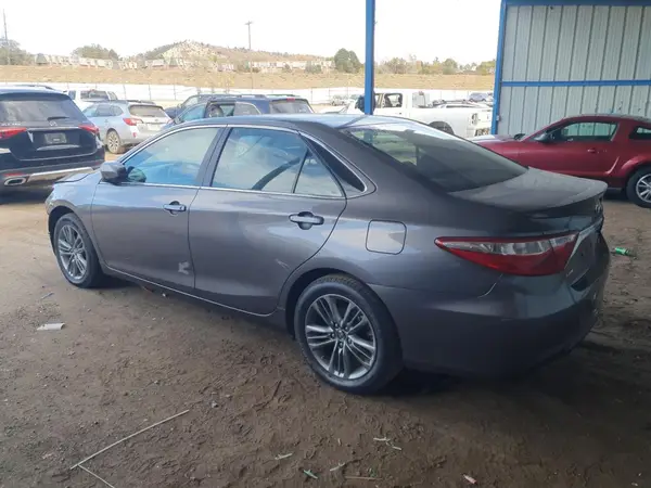 4T1BF1FK1HU328940 2017 TOYOTA CAMRY - Image 2