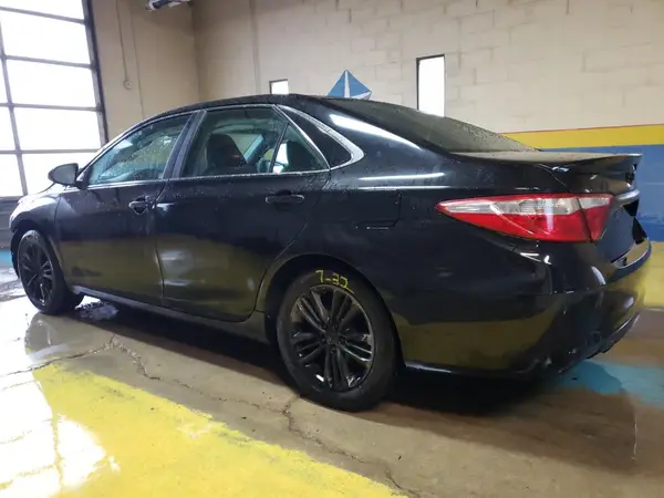 4T1BF1FK1HU329991 2017 TOYOTA CAMRY - Image 2