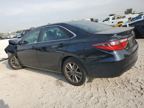4T1BF1FK1HU333572 2017 TOYOTA CAMRY - Image 2
