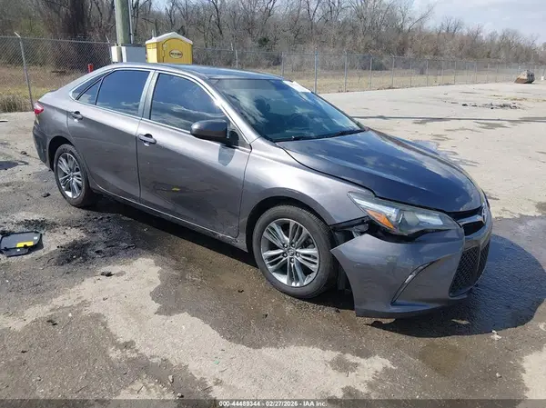 4T1BF1FK1HU333782 2017 TOYOTA CAMRY - Image 1
