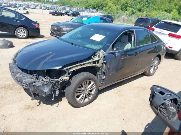4T1BF1FK1HU336164 2017 TOYOTA CAMRY - Image 2