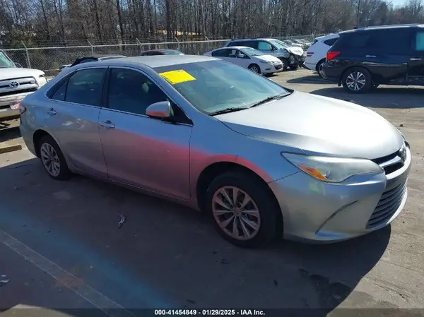 4T1BF1FK1HU336522 2017 TOYOTA CAMRY - Image 1