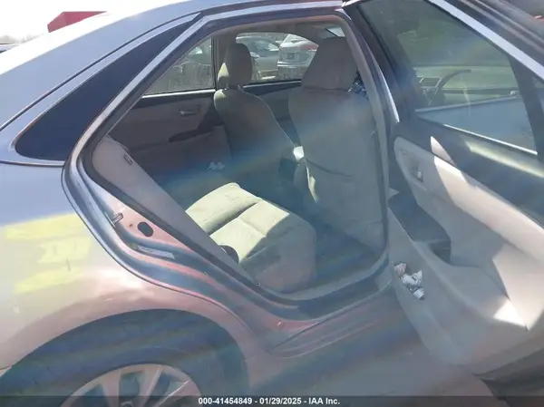 4T1BF1FK1HU336522 2017 TOYOTA CAMRY - Image 8