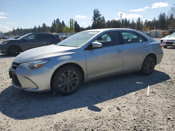 4T1BF1FK1HU337010 2017 TOYOTA CAMRY - Image 1