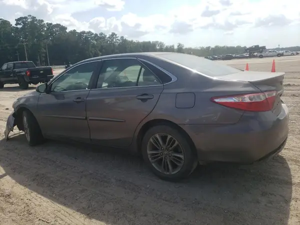 4T1BF1FK1HU337282 2017 TOYOTA CAMRY - Image 2