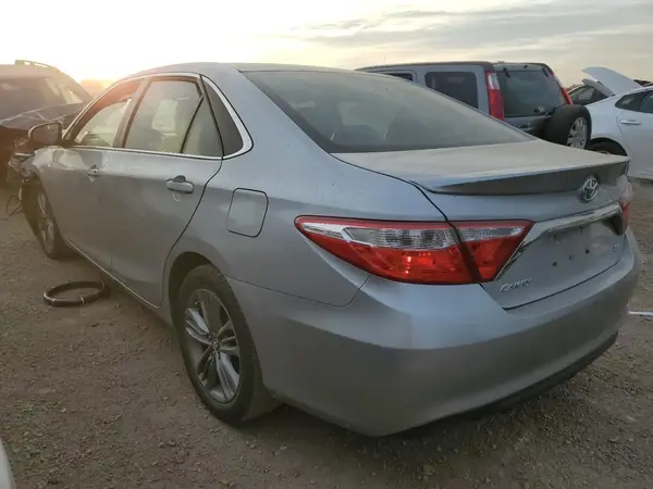 4T1BF1FK1HU337783 2017 TOYOTA CAMRY - Image 2