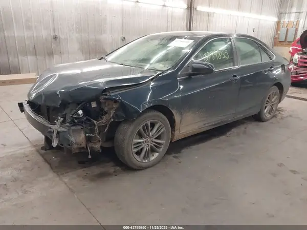 4T1BF1FK1HU340067 2017 TOYOTA CAMRY - Image 2