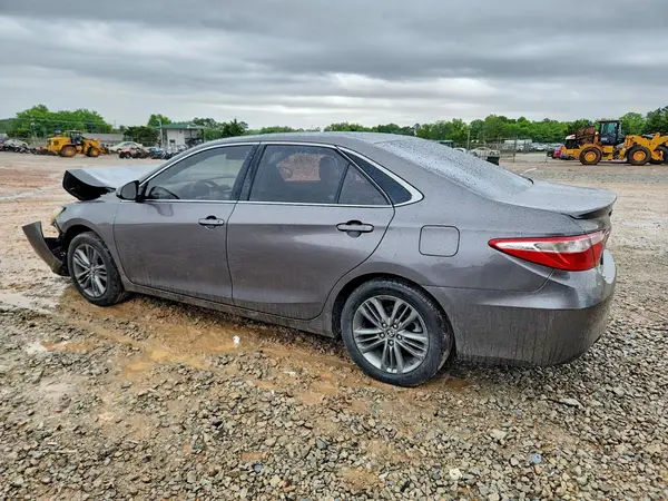 4T1BF1FK1HU340313 2017 TOYOTA CAMRY - Image 2