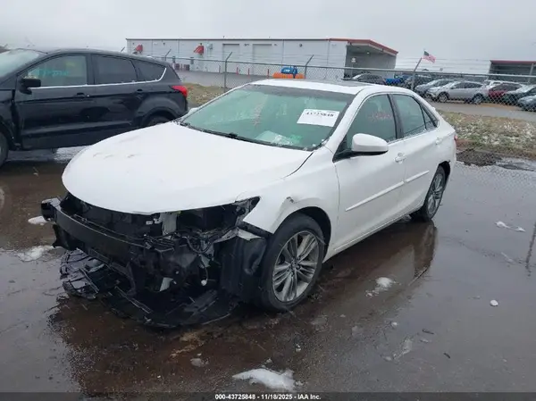 4T1BF1FK1HU342045 2017 TOYOTA CAMRY - Image 2