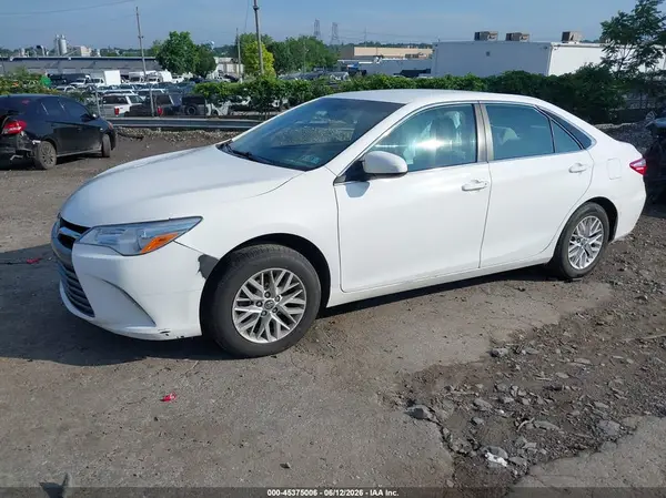 4T1BF1FK1HU342207 2017 TOYOTA CAMRY - Image 2